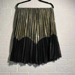 Black & Gold MIDI Skirt Pleated Size Medium Party Wedding Stretch Waist Shiny